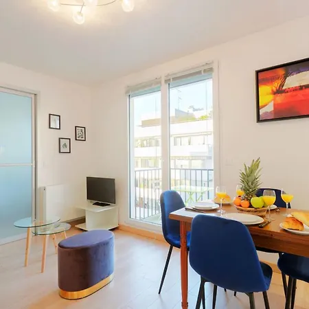 Eiffel Tower View - Private Apartamento